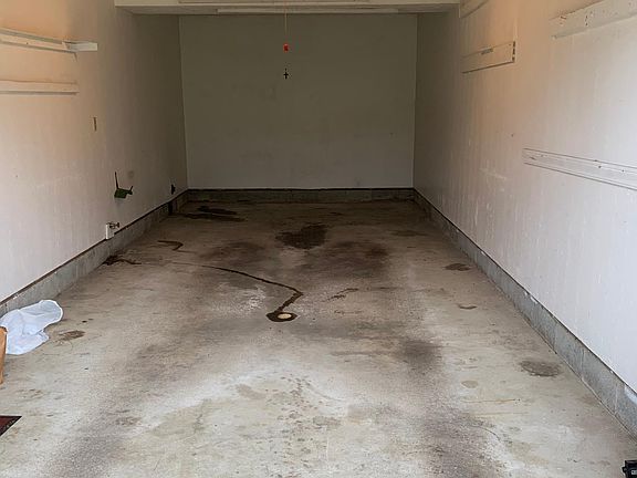 oversized one car garages