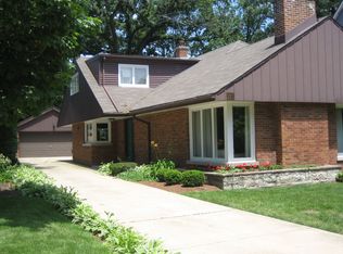 210 Fairbank Rd, Riverside, IL 60546