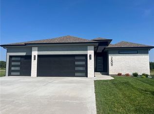 2609 SW Hook Farm Ln, Lees Summit, MO 64082