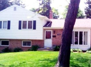 1143 Sabron Dr, East Lansing, MI 48823