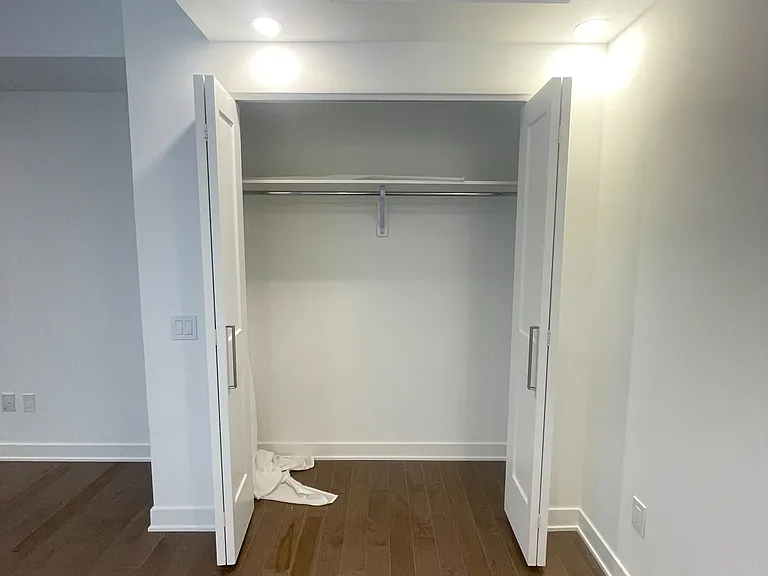 340 Queen St #408 — Photo 17