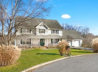 33 Valley Ct, Florida, NY 10921
