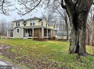39 Carbondale Rd, Waymart, PA 18472