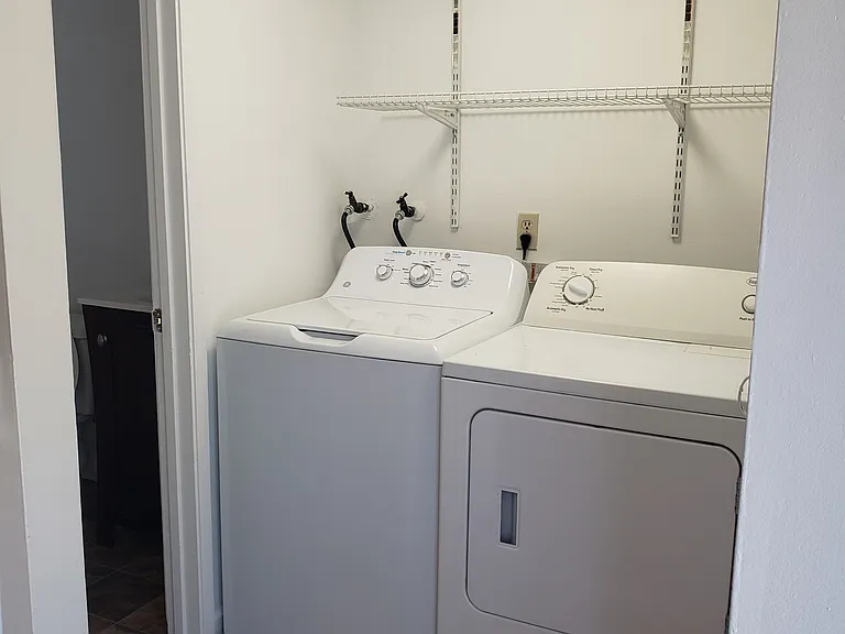 290 Hazel St #D — Photo 16