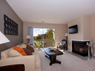 348 Glenwood Dr #909174893, Bloomingdale, IL 60108