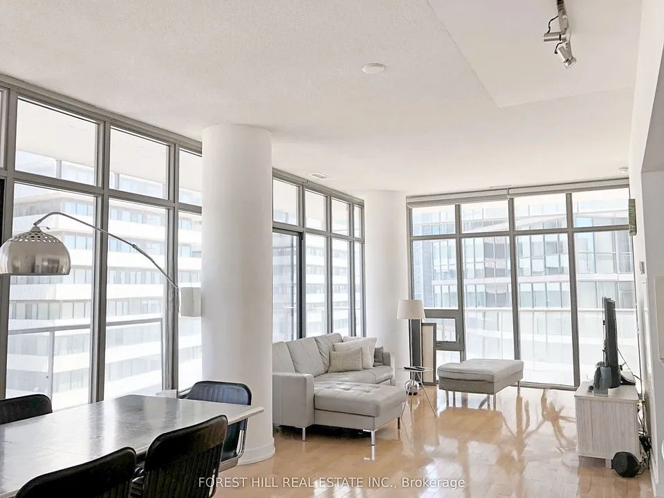 33 Charles St E #2511