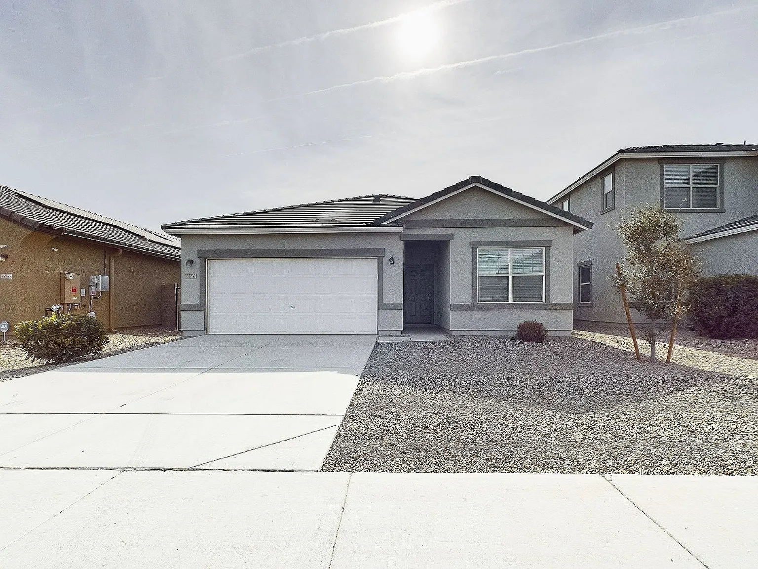 4 bed, 3.0 bath, 1922 sqft, $2,000 — Photo 1