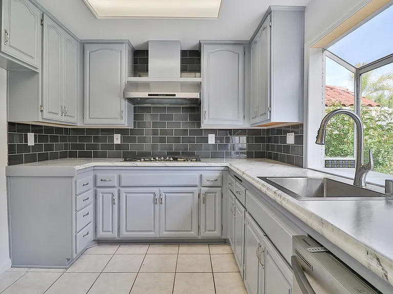4590 Fern Valley Ct — Photo 2