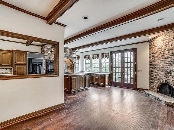 2nd image of 6039 Club Oaks Dr