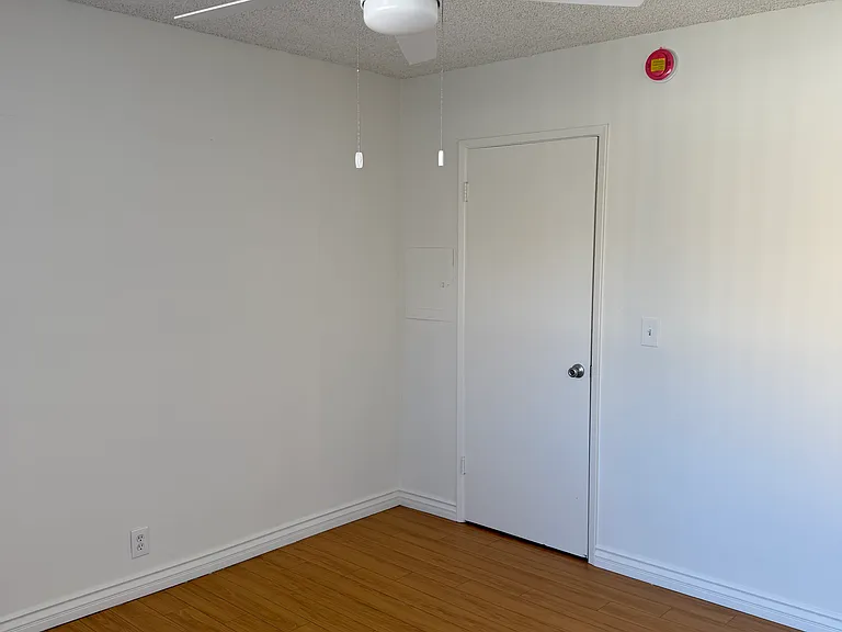 17830 Magnolia Blvd #5 — Photo 10