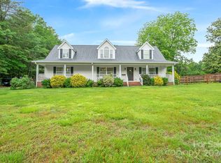 558 Pineville Rd, Statesville, NC 28677