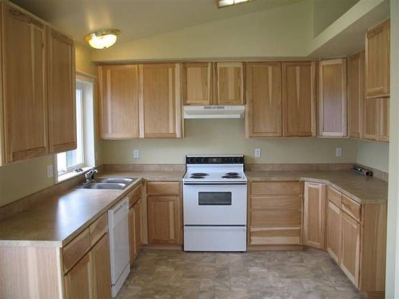 5th image of 106 Humbird St