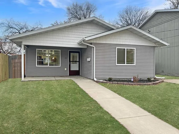 111 8th St NW, Minot, ND 58703