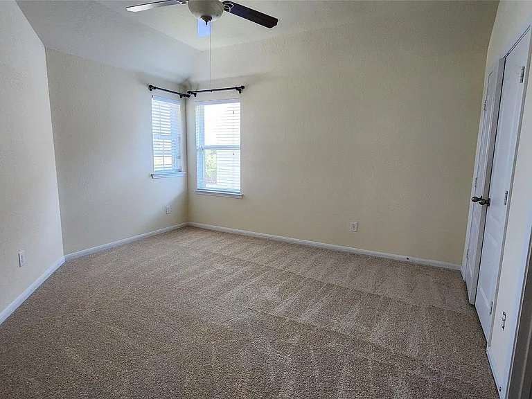 2318 Nashmor Dr — Photo 21
