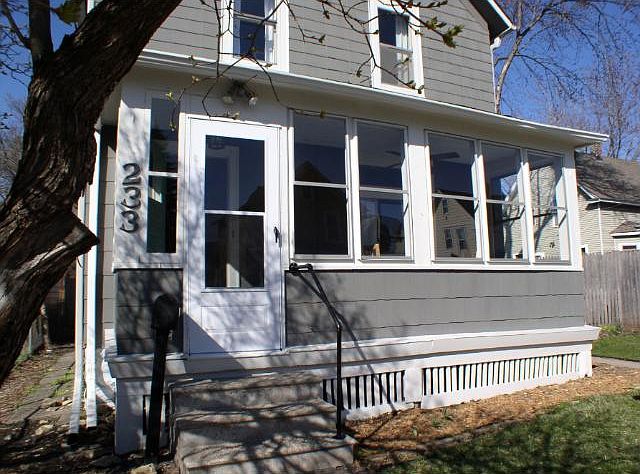 1st image of 233 Banfil St