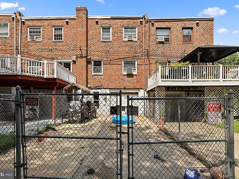 2874 Tolbut St — Photo 32