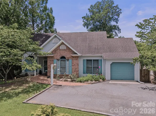 66 Hyde Ave, Tryon, NC 28782