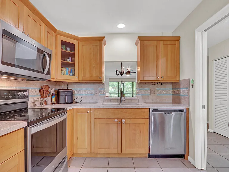 2916 SW 22nd Cir #202D — Photo 3