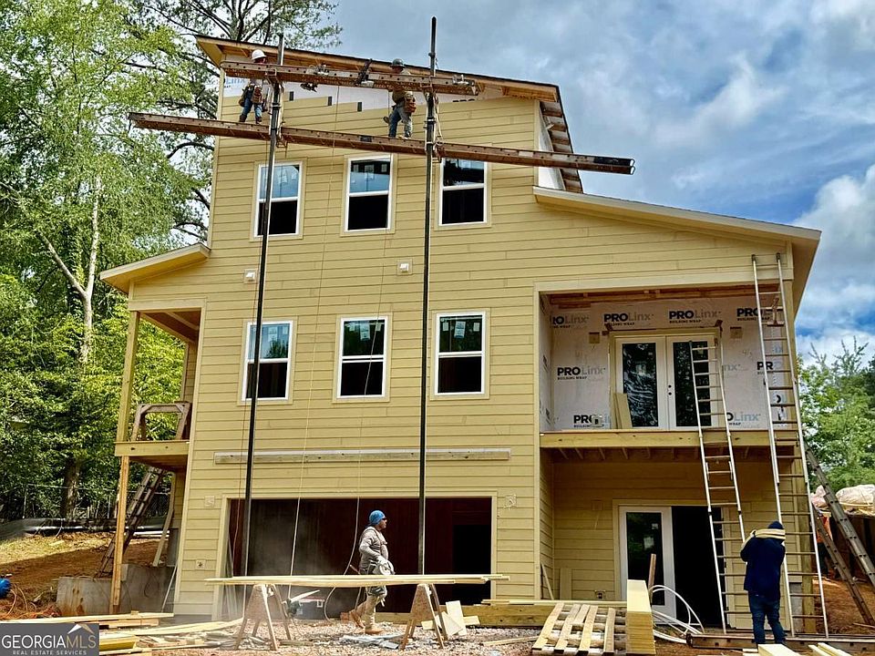 1st image of 520 Rivermont Rd