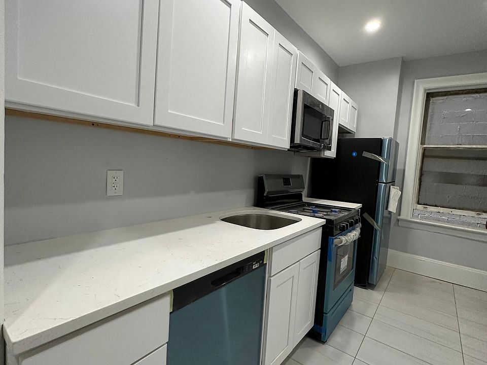 1st image of 42 Vroom St APT 4
