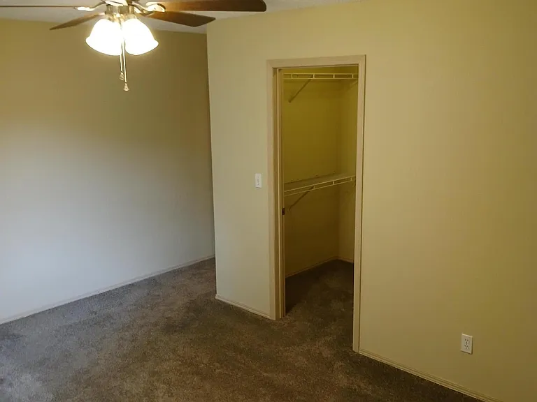 814 Forest Ave S — Photo 5