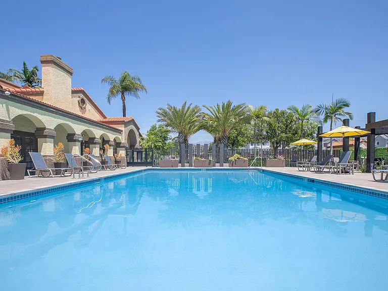 Club Pacifica Apartment Homes — Photo 10