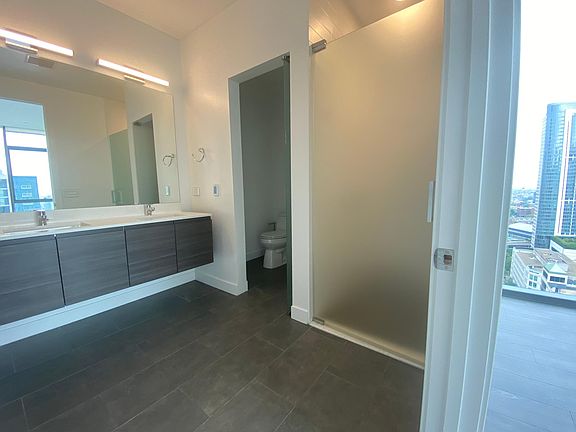 5th image of 222 W Hubbard St Floor 1