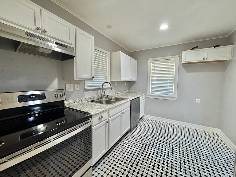 6005 NW 32nd St — Photo 28