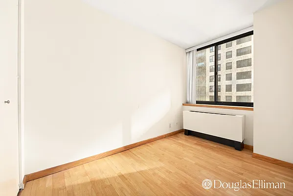 Rented by Douglas Elliman | media 19