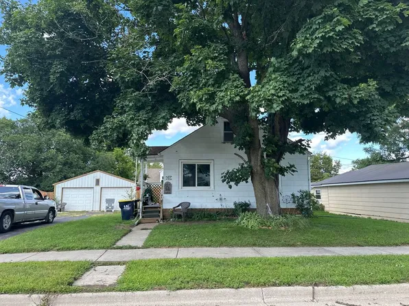 707 La Crosse St, Mauston, WI 53948