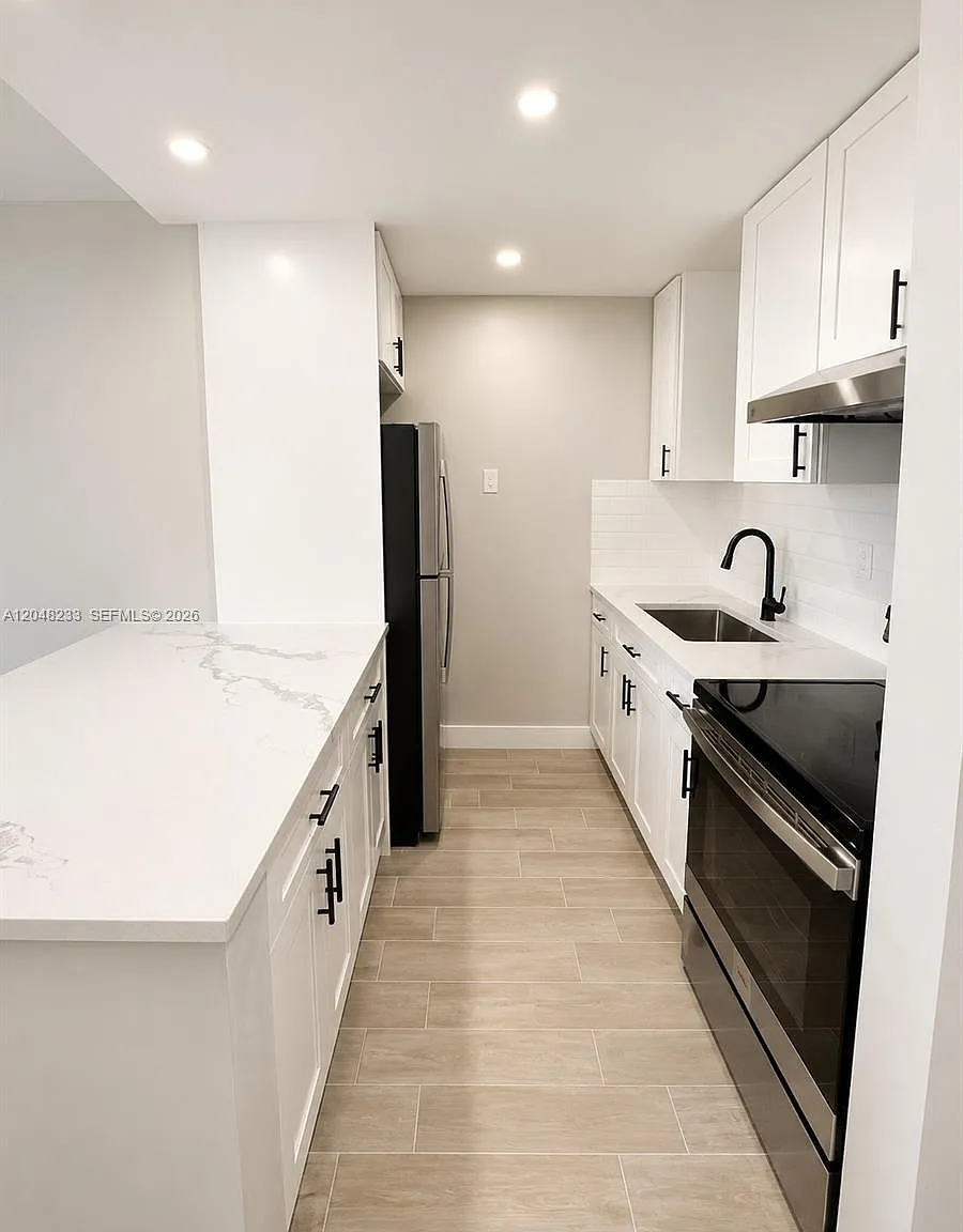 Villa Del Sol Condo — Photo 2