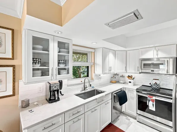 330 SW South River Drive #203, Stuart, FL 34997