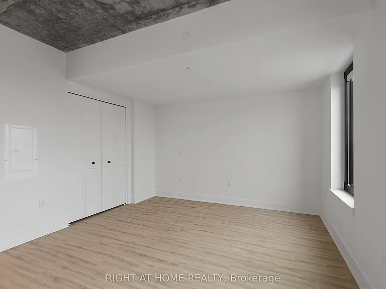 377 Winona Ave #502 — Photo 10