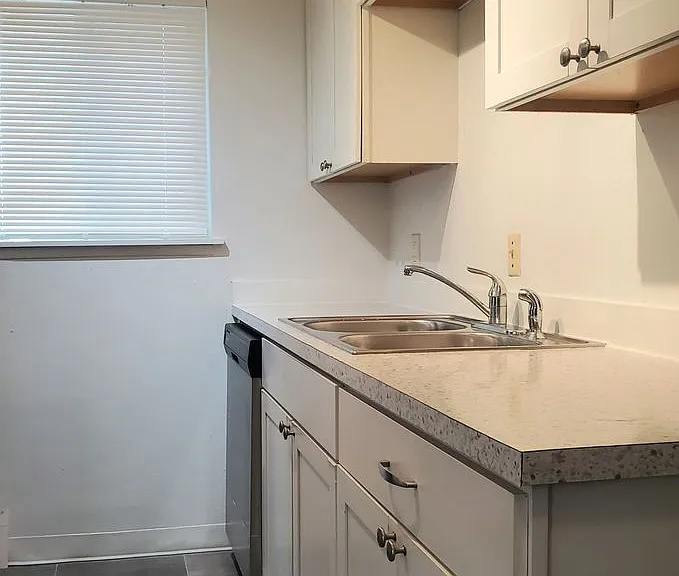 Zou - UP 4plex University Place 98466 — Photo 7