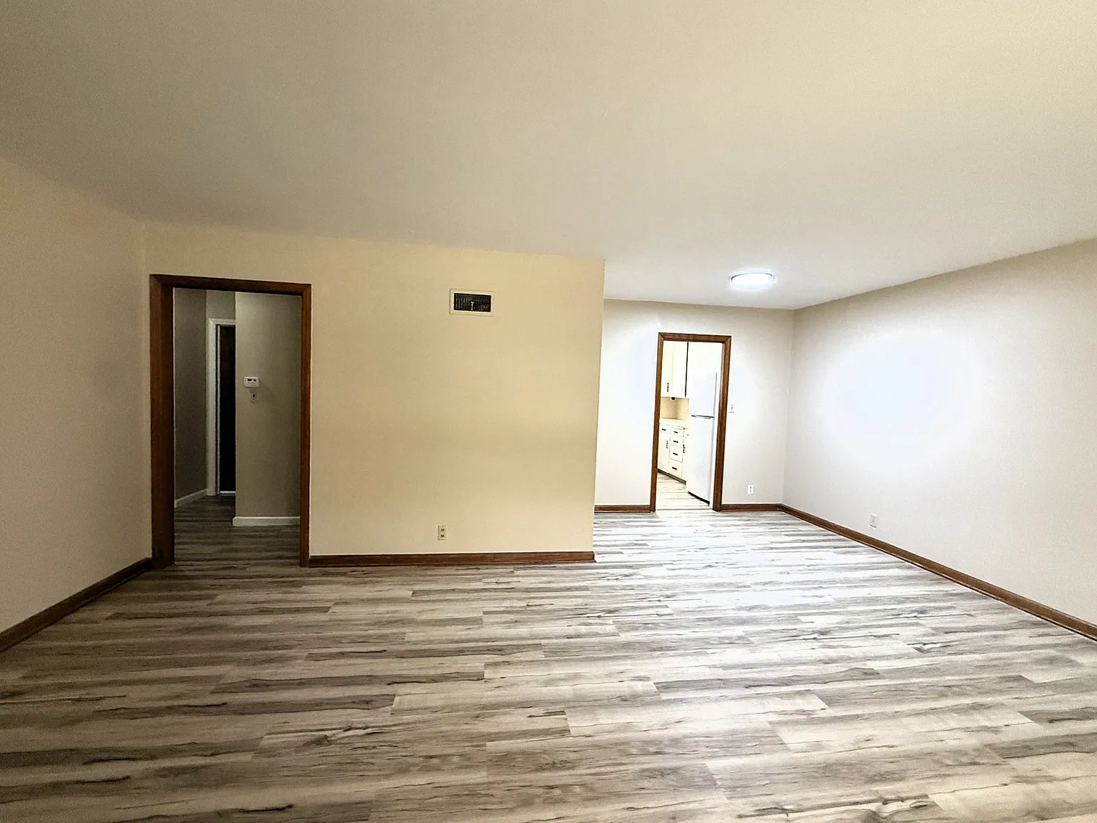 2 bed, 1000 sqft, $825 — Photo 3