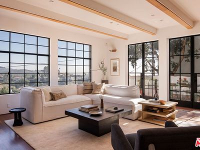 2890 Durand Dr, Los Angeles, CA, 90068