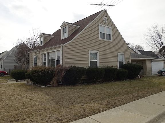 3rd image of 2534 Silver Creek Dr