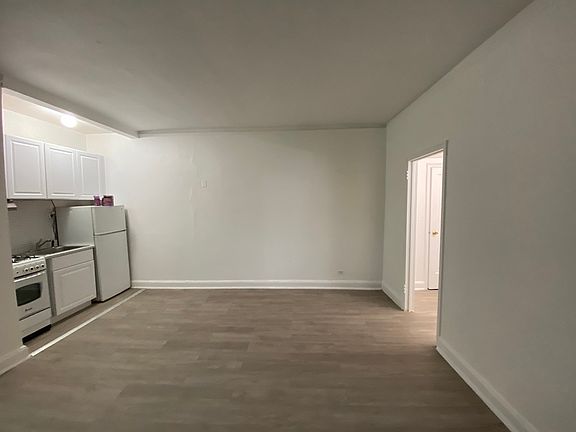 4th image of 4817 42nd St #A1