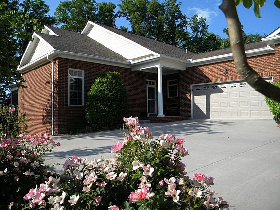 4th image of 1984 Mountain Dr