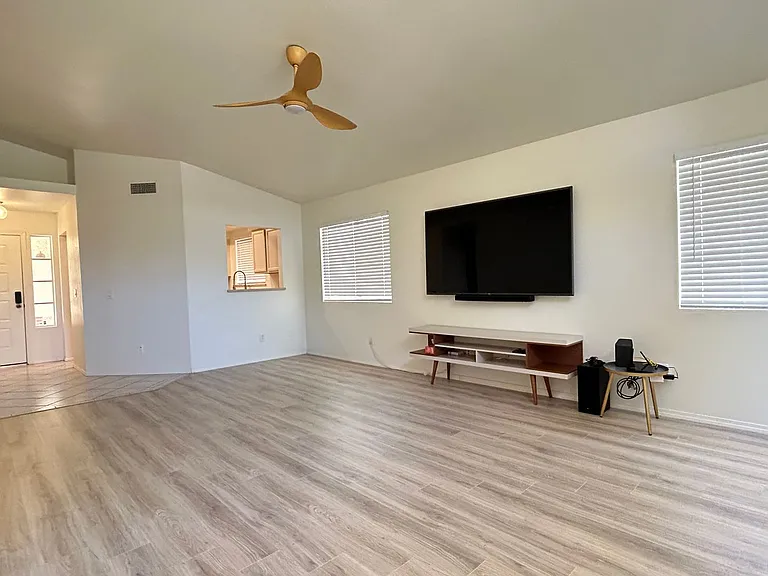 2338 W Orchid Ln — Photo 5