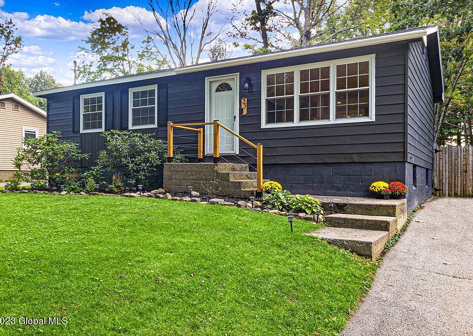 1st image of 33 Red Oak Lane