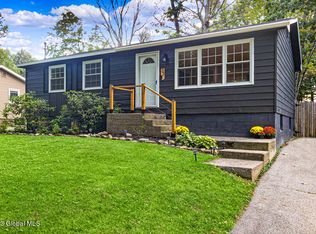 33 Red Oak Ln, Ballston Spa, NY 12020