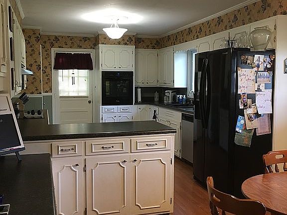 4th image of 704 Weda Ave