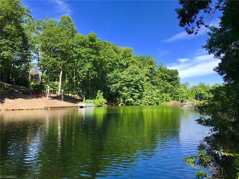 1st image of 470 Crossing Creek Dr