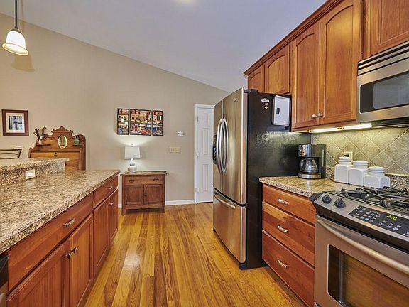 5th image of 25 Silver Crest Ln #25