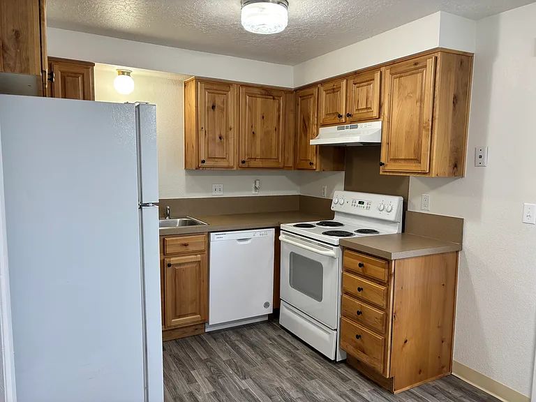 603 E Florida Ave #B — Photo 2