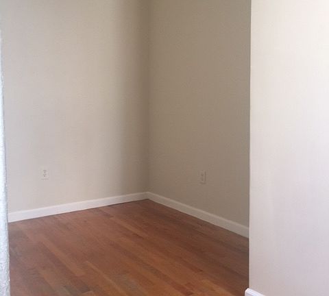 5th image of 165 W 4th St APT 25