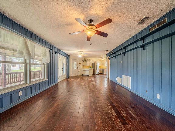 4th image of 1307 N Rodeo St