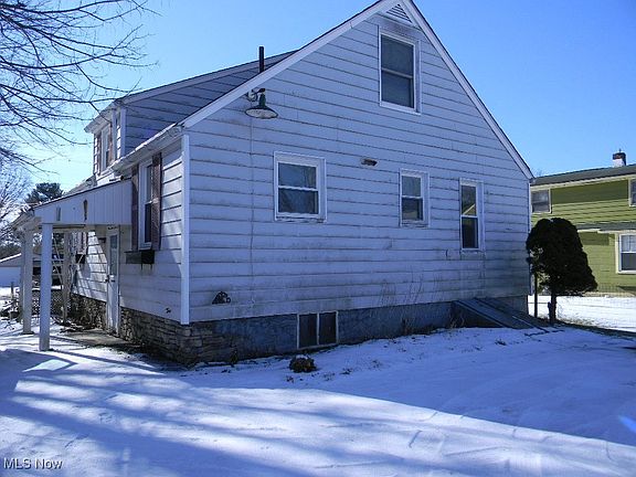 3rd image of 336 Lauder Ave NW