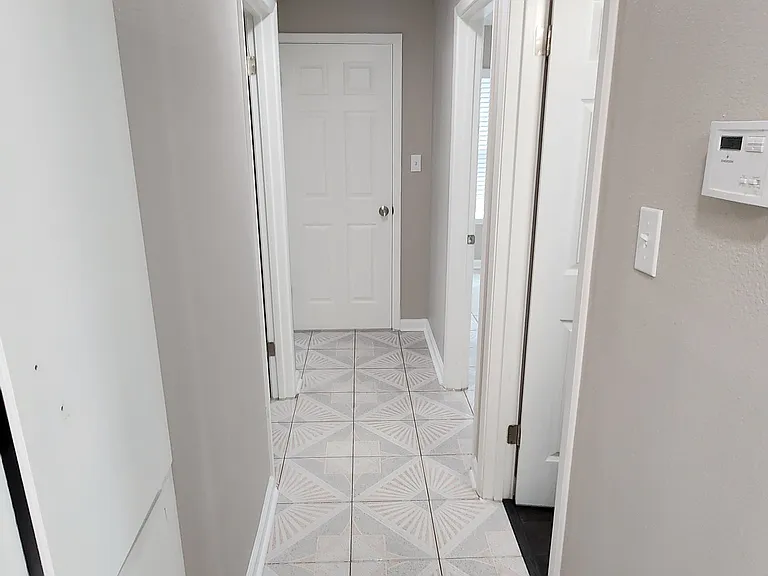606 Crockett St — Photo 12